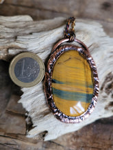 Carica l'immagine nel visualizzatore di Gallery, Portale Occhio di tigre con striature blu