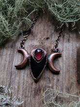 Carica l'immagine nel visualizzatore di Gallery, Ecate Trivia