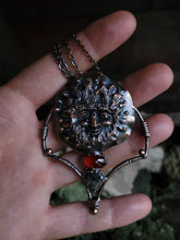 Carica l'immagine nel visualizzatore di Gallery, Ade