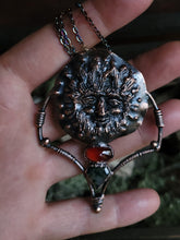 Carica l'immagine nel visualizzatore di Gallery, Ade