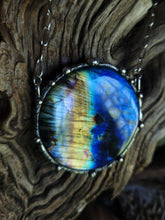 Carica l'immagine nel visualizzatore di Gallery, Full moon Labradorite