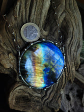 Carica l'immagine nel visualizzatore di Gallery, Full moon Labradorite