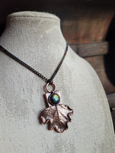 Carica l'immagine nel visualizzatore di Gallery, Una foglia