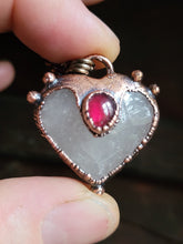 Carica l'immagine nel visualizzatore di Gallery, Love Quarzo latteo e Granato