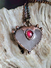 Carica l'immagine nel visualizzatore di Gallery, Love Quarzo latteo e Granato