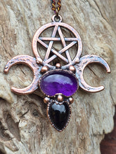 Carica l'immagine nel visualizzatore di Gallery, Grimorio con triplice luna