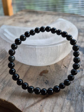 Carica l'immagine nel visualizzatore di Gallery, Bracciale Uomo Elastico in Pietre Naturali 6mm - Eleganza e Stile