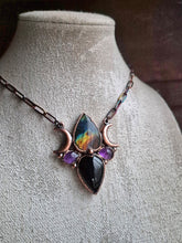 Carica l'immagine nel visualizzatore di Gallery, Ciondolo-sacro-femminile-ametista-onice-nera-stile-boho-chic-etico