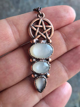 Carica l'immagine nel visualizzatore di Gallery, Il Grimorio di Selene: Sigillo della Luce