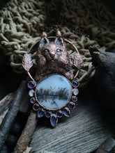 Carica l'immagine nel visualizzatore di Gallery, Il Fantasma dei Boschi: Pendente Totem Lince con Agata Dendritica e Tanzanite