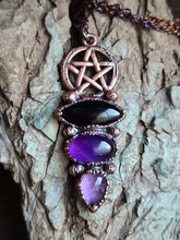 Carica l'immagine nel visualizzatore di Gallery, Amuleto Grimorio: Il Ponte tra Materia e Spirito