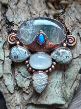 Carica l'immagine nel visualizzatore di Gallery, Acque Celesti: Il Sacro Flusso tra Cielo e Terra