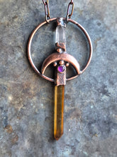 Carica l'immagine nel visualizzatore di Gallery, Amuleto Spada del Guerriero Eliodor in Citrino e Quarzo, simbolo di discesa alchemica