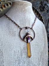 Carica l'immagine nel visualizzatore di Gallery, La Spada del Guerriero di Luce: Alchimia di Cristallo