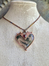 Carica l'immagine nel visualizzatore di Gallery, Cuore di Bosco: Il Battito che Ritorna alla Selva