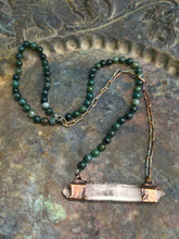 Carica l'immagine nel visualizzatore di Gallery, Il Canto della Luce: Collana Pendente in Quarzo Ialino Biterminato, Agata Muschiata ed Eliotropio