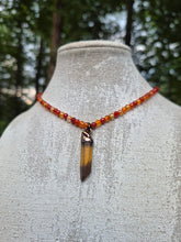 Carica l'immagine nel visualizzatore di Gallery, Forza del Sole: Collana in Corniola e Raro Quarzo Citrino dello Zambia