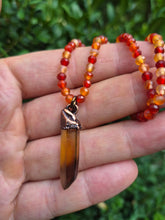 Carica l'immagine nel visualizzatore di Gallery, Forza del Sole: Collana in Corniola e Raro Quarzo Citrino dello Zambia