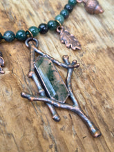 Carica l'immagine nel visualizzatore di Gallery, Il Portale del Bosco Antico: Collana in Agata Muschiata, Eliotropio e Rame
