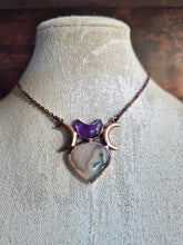 Carica l'immagine nel visualizzatore di Gallery, Amuleto Kore: Il Risveglio della Dea in Ametista e Agata Muschiata