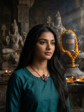 Carica l'immagine nel visualizzatore di Gallery, Il Tridente di Shiva: L’Origine Divina e il Fuoco del Cambiamento
