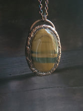 Carica l&#39;immagine nel visualizzatore di Gallery, Portale Occhio di tigre con striature blu
