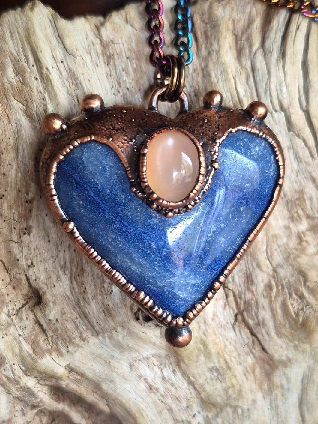 Love Dumortierite e Adularia pesca