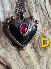 Carica l&#39;immagine nel visualizzatore di Gallery, Cuore di Strega 🖤
