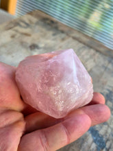 Carica l'immagine nel visualizzatore di Gallery, Quarzo rosa
