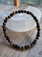 Carica l'immagine nel visualizzatore di Gallery, Bracciale Uomo Elastico in Pietre Naturali 6mm - Eleganza e Stile

