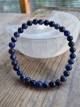 Carica l'immagine nel visualizzatore di Gallery, Bracciale Uomo Elastico in Pietre Naturali 6mm - Eleganza e Stile
