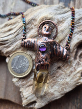 Carica l'immagine nel visualizzatore di Gallery, L'Amuleto dell'Ignoto: La Guida Alata in Quarzo Citrino e Ametista
