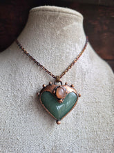 Carica l'immagine nel visualizzatore di Gallery, Love Avventurina e Adularia pesca
