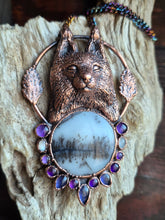 Carica l'immagine nel visualizzatore di Gallery, Il Fantasma dei Boschi: Pendente Totem Lince con Agata Dendritica e Tanzanite
