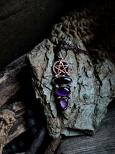 Carica l'immagine nel visualizzatore di Gallery, Amuleto Grimorio: Il Ponte tra Materia e Spirito
