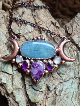 Carica l'immagine nel visualizzatore di Gallery, Dea delle Sorgenti: Il Canto Cristallino della Vita
