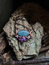 Carica l'immagine nel visualizzatore di Gallery, Dea delle Sorgenti: Il Canto Cristallino della Vita
