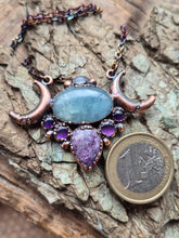 Carica l'immagine nel visualizzatore di Gallery, Dea delle Acque Sacre: Il Tempio del Flusso Interiore
