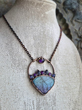 Carica l'immagine nel visualizzatore di Gallery, Aura di Ninfa: Il Canto dell'Acqua e la Luce della Trasformazione
