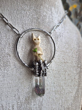 Carica l'immagine nel visualizzatore di Gallery, The Giver: Un Custode di Gentilezza nel Cuore del Bosco
