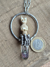 Carica l'immagine nel visualizzatore di Gallery, The Giver: Un Custode di Gentilezza nel Cuore del Bosco
