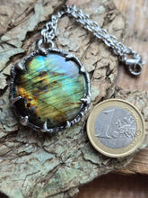 Carica l'immagine nel visualizzatore di Gallery, "Orizzonte dell'Anima" in Labradorite e Peltro
