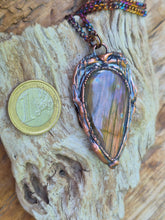 Carica l'immagine nel visualizzatore di Gallery, Magma: Il Gioiello in Labradorite che Custodisce l’Anima del Tramonto
