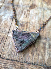 Carica l'immagine nel visualizzatore di Gallery, Il Rifugio dell'Anima: Collana in Quarzo Lodolite e Occhi di Tigre
