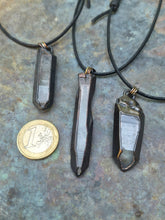 Carica l'immagine nel visualizzatore di Gallery, Collana Blacksmith Forge: L'Essenza della Protezione e della Luce
