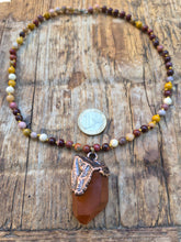Carica l'immagine nel visualizzatore di Gallery, Collana "Radici d'Autunno" in Quarzo Ematoide Tangerine, Rame e Diaspro Mokaite
