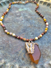 Carica l'immagine nel visualizzatore di Gallery, Collana "Radici d'Autunno" in Quarzo Ematoide Tangerine, Rame e Diaspro Mokaite
