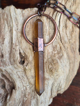 Carica l'immagine nel visualizzatore di Gallery, Talismano-minimal-quarzo-citrino-naturale-biterminato-grezzo-eliodor
